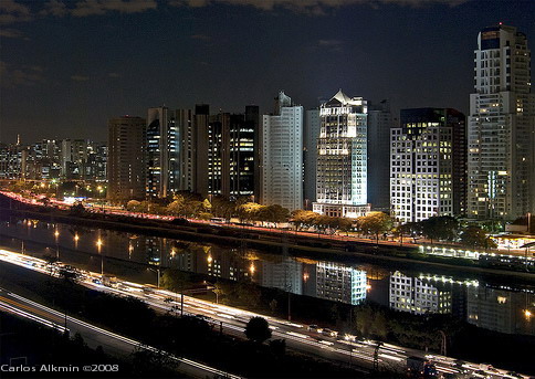 Luzes e reflexos do novo skyline