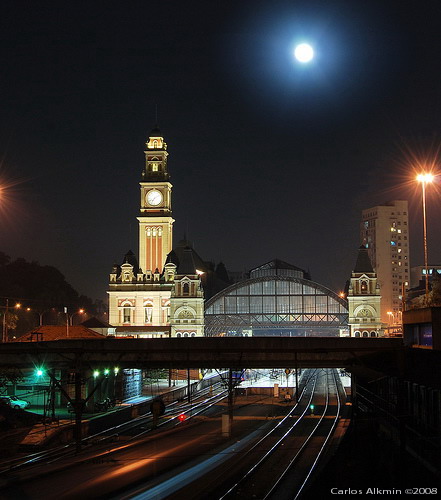 Esta&ccedil;&atilde;o da Lua